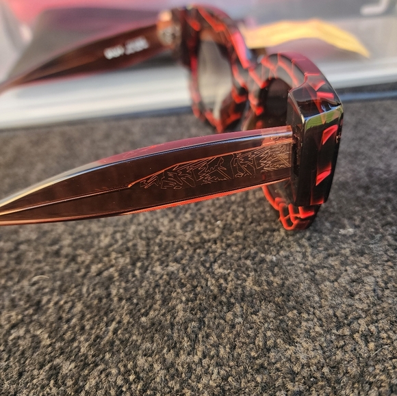 FENDI NEW Sunglasses beautiful red and black design - Picture 4 of 10